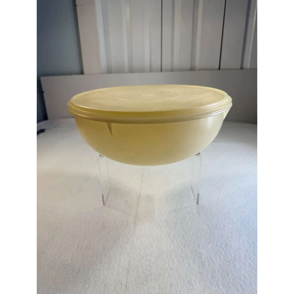 Vintage Tupperware 274-1 Round Cake Taker Keeper Carrier 12